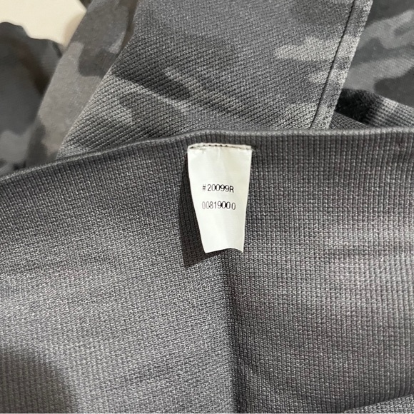 Spanx Look At Me Now Cropped Leggings Green Camo High Waist Seamless Slimming - Picture 6 of 6